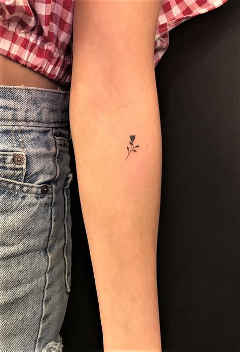 tattoo ideen klein frauen|kleine tattoos ideen.